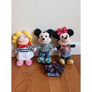 Lot Of 3 Disney Parks Nuimos: Minnie Mouse, Mickey, Ms. Piggy With Outfits